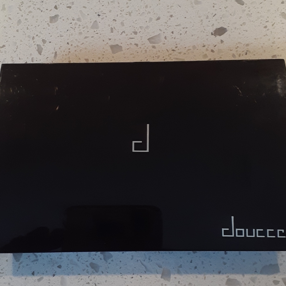 Douuce  Eyeshadow Palette